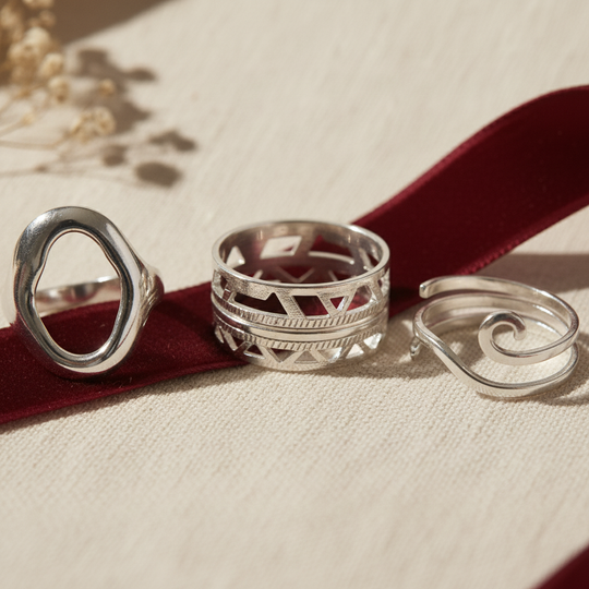 Vera Silver Geometric Ring Set - 03 Macro detail - Heart & Hazel silver geometric ring set